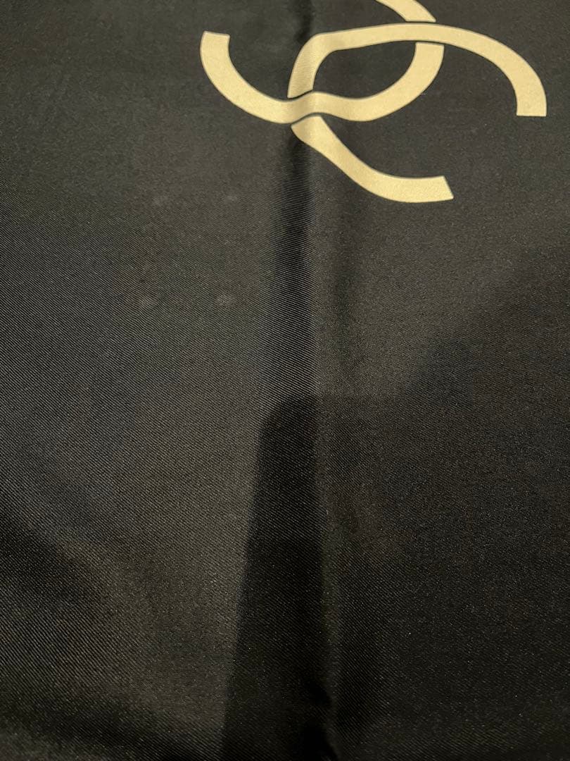 ヴィンテージCHANEL 大判シルクスカーフ　ココマーク　黒ベージュ