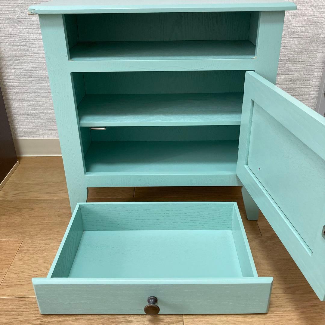 キャビネット　ビンテージ　レトロ　ポップ　インテリア　サイドテーブル