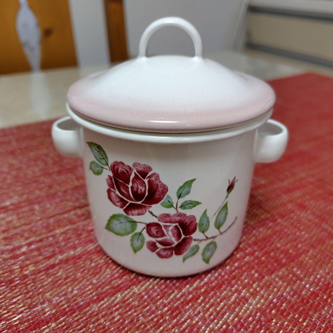 イマン　非売品　スカーレットローズ　 ホーロー　ミニキャセロールＭ　レアです