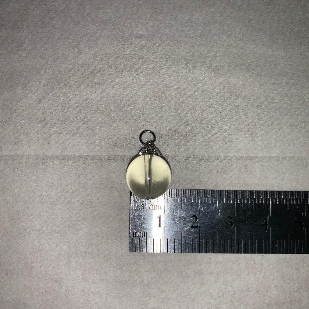 【天然石】リビアングラス　ペンダント 約1cm