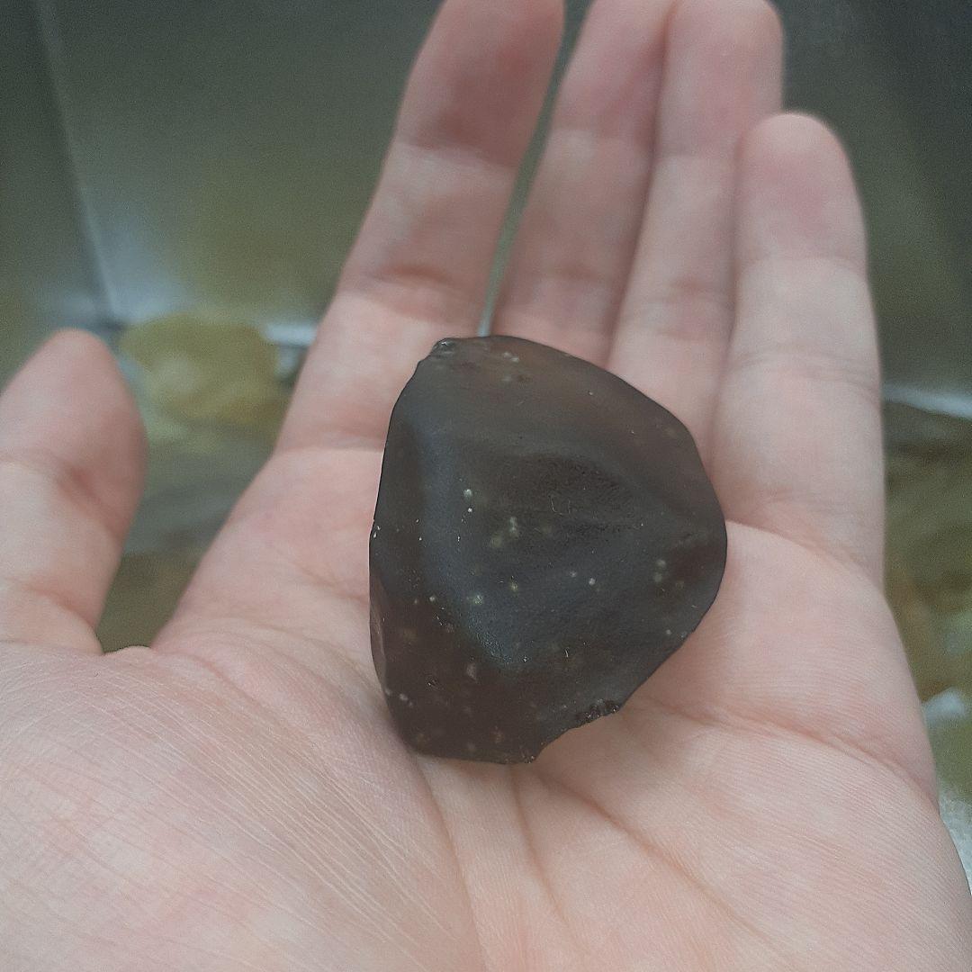 リビアングラス　ブラックカラー　原石　値下げ