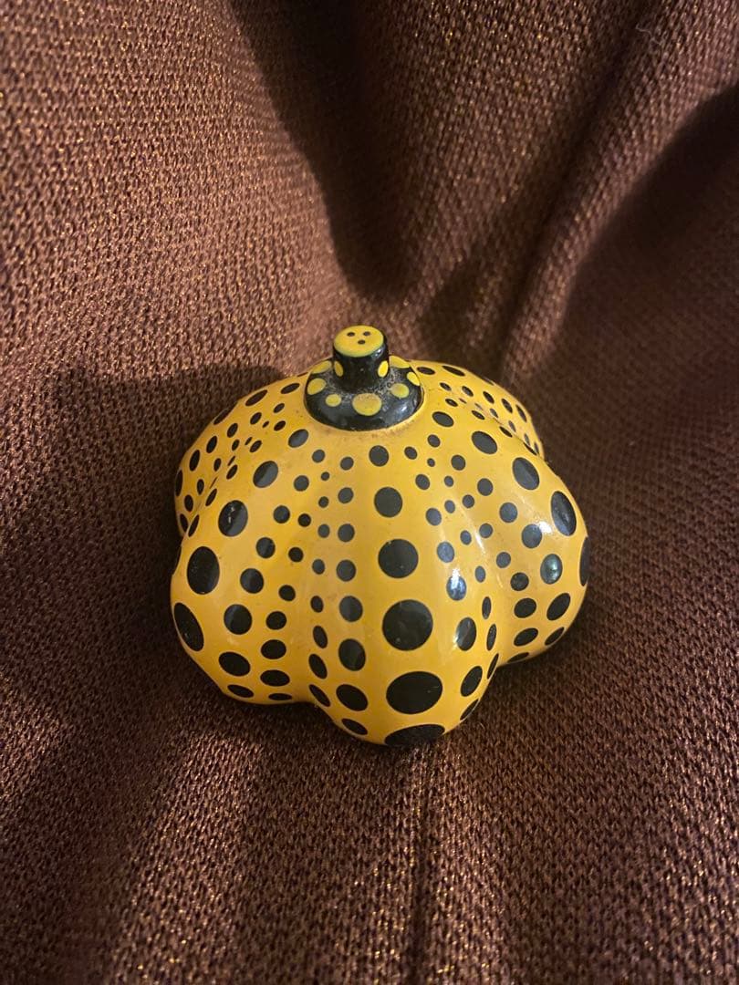 草間彌生 くさまやよい かぼちゃ 黄色 ペーパーウェイト パンプキン 黄色