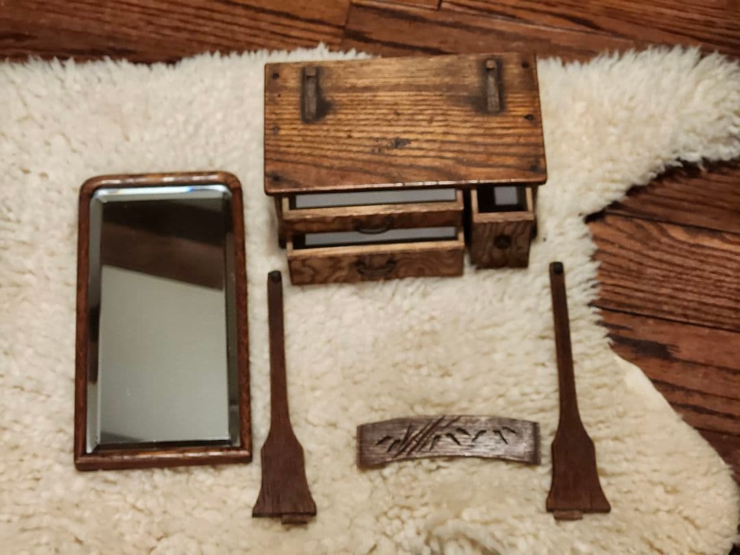 大正レトロな「姫鏡台」