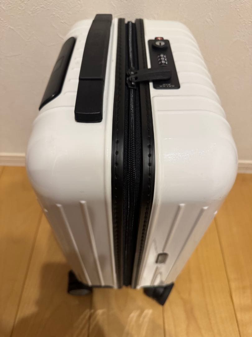 RIMOWAリモワ サルサ エアー 4輪　機内持ち込み　美品 ギャランティあり