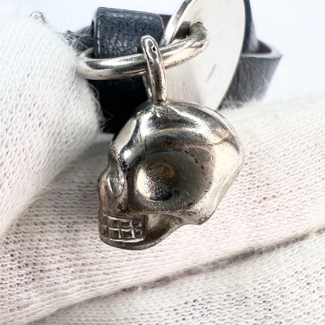 Alexander McQueen スカルラインストーン レザー ブレスレット.