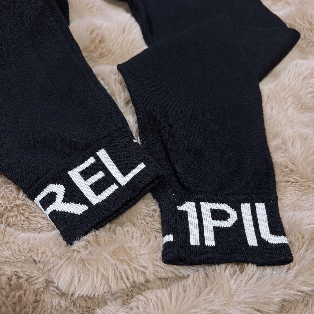 1PIU1UGUALE3 RELAX リブロゴ ニットセットアップ