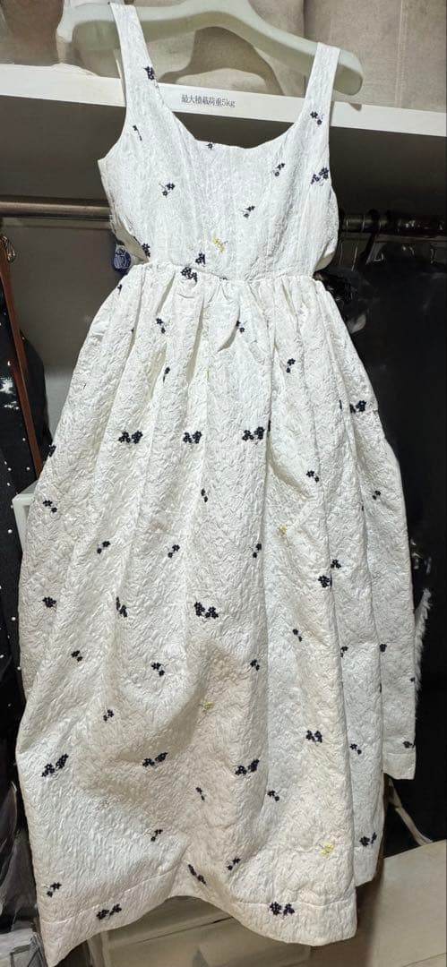 【しょん】Bibiy 花柄ロングワンピース