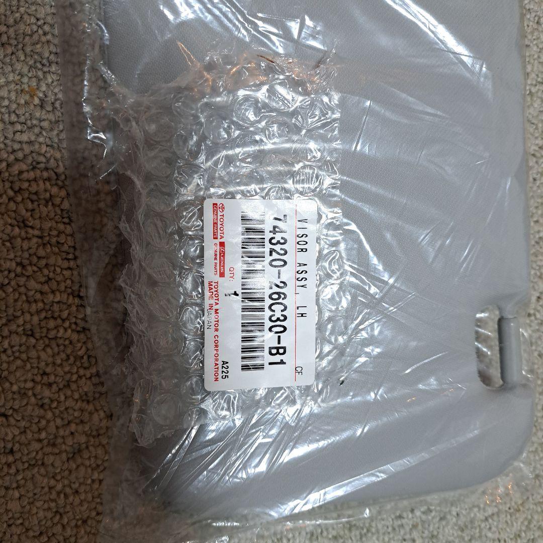 新品トヨタ、ハイエース200系、サンバイザー