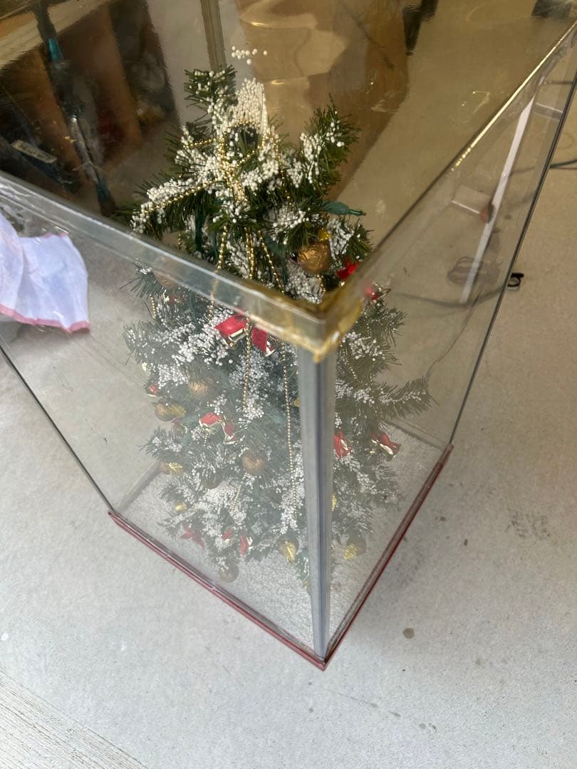 クリスマスツリー電動縦92センチ横40センチです。球も点灯して雪降らします。