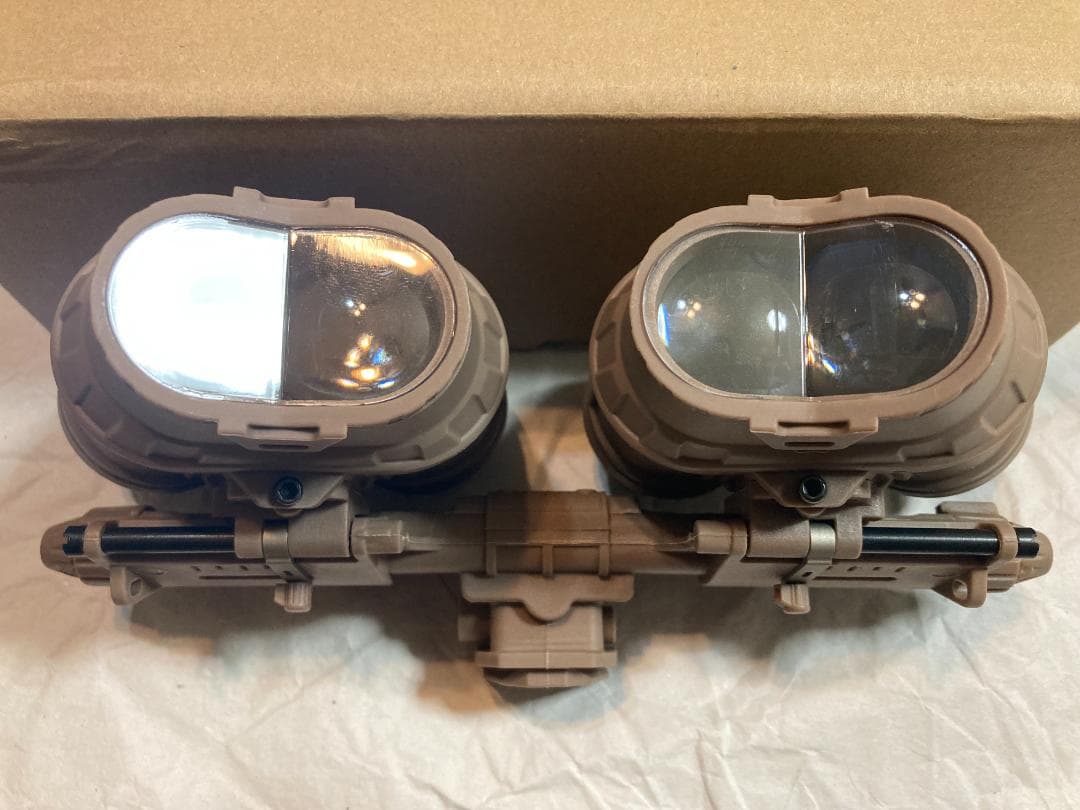 【発光モデル】GPNVG-18 4眼ナイトビジョンゴーグル ダミー DE