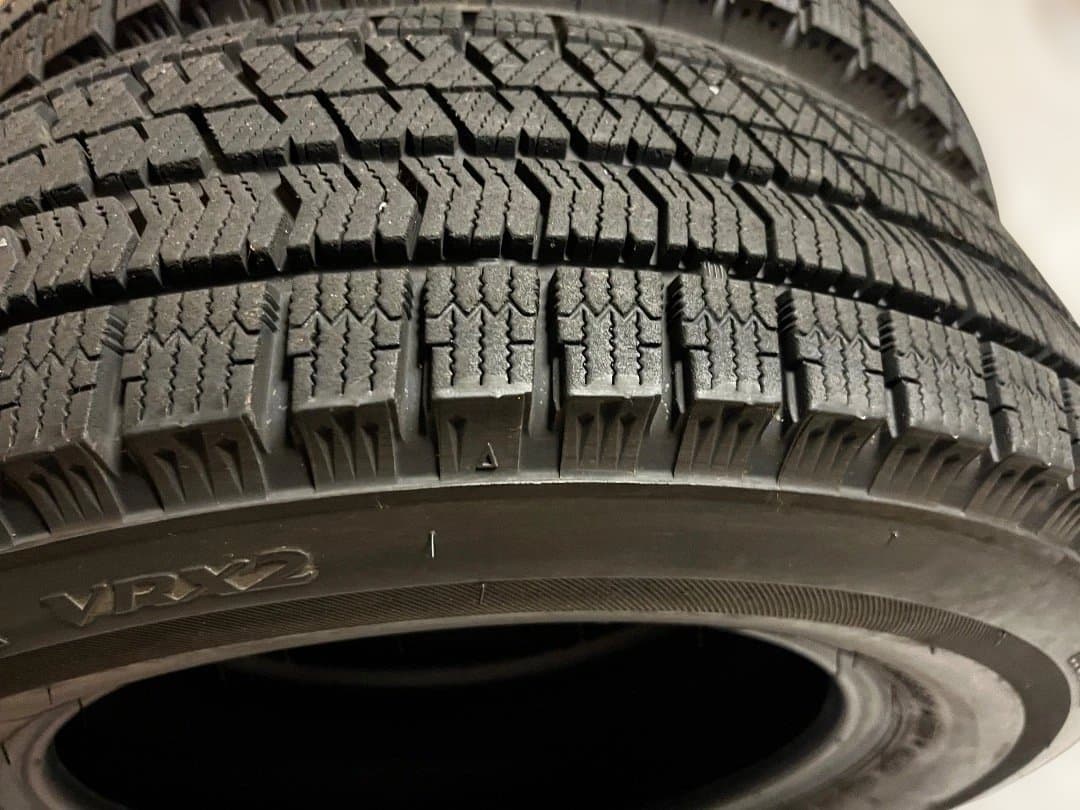 ブリヂストンスタッドレス185/70R14 バリ山　2021年製　2本セット！