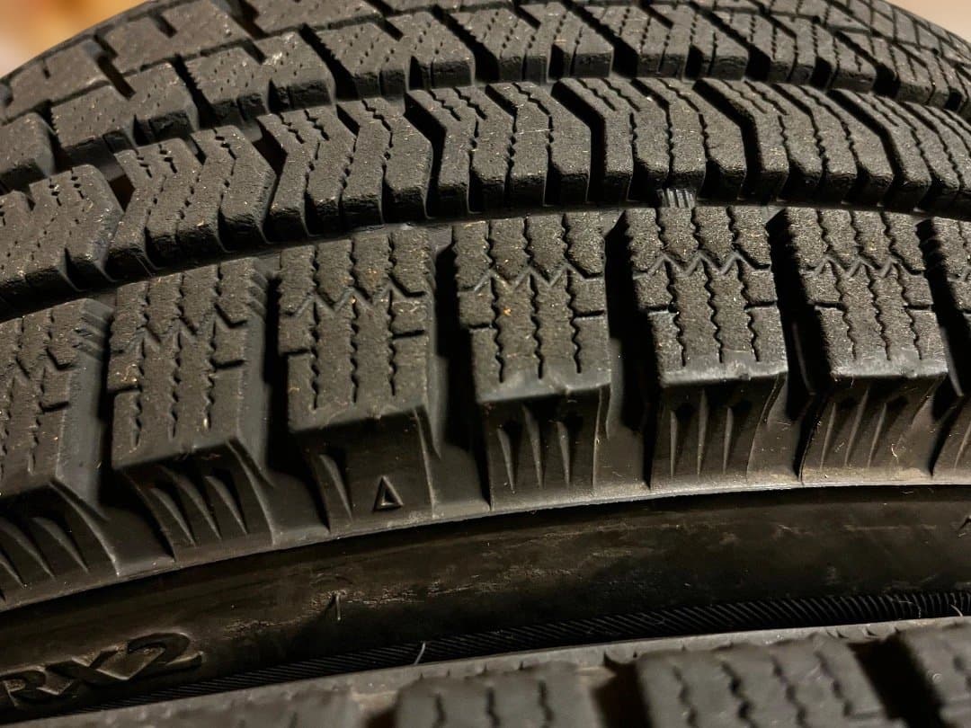 ブリヂストンスタッドレス185/70R14 バリ山　2021年製　2本セット！