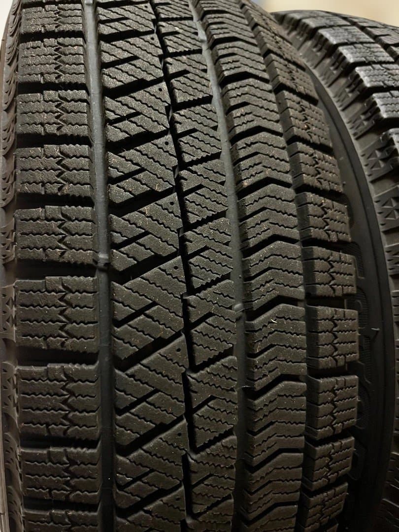 ブリヂストンスタッドレス185/70R14 バリ山　2021年製　2本セット！