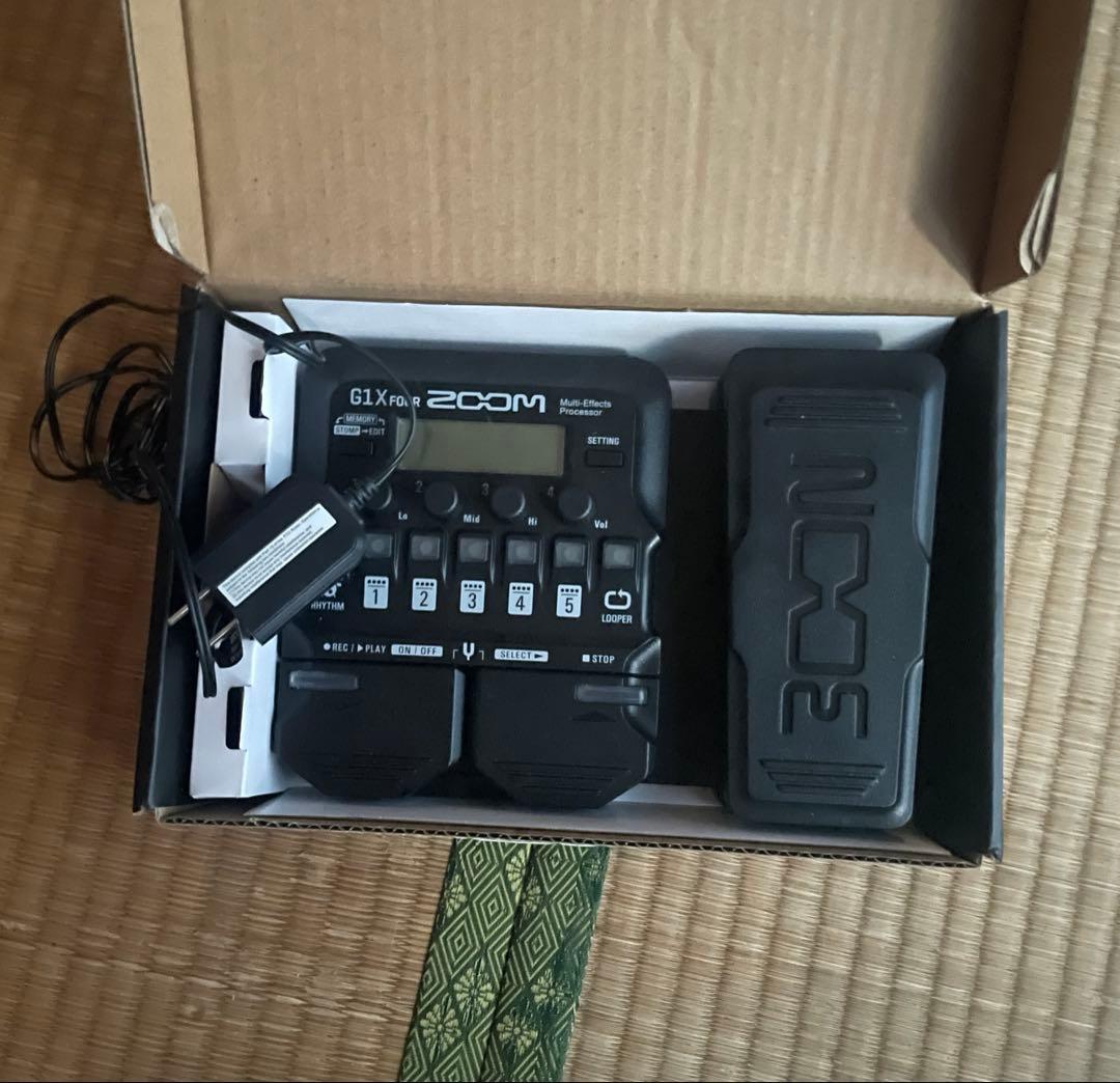 Zoom G1X FOUR ギターエフェクター