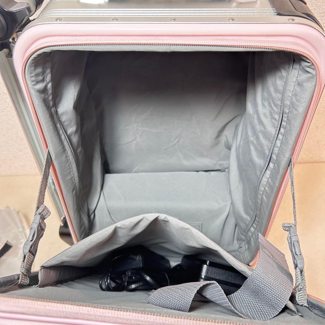 【ほぼ未使用】乗れるキャリーケース　Airwheel ROBOT SE3S