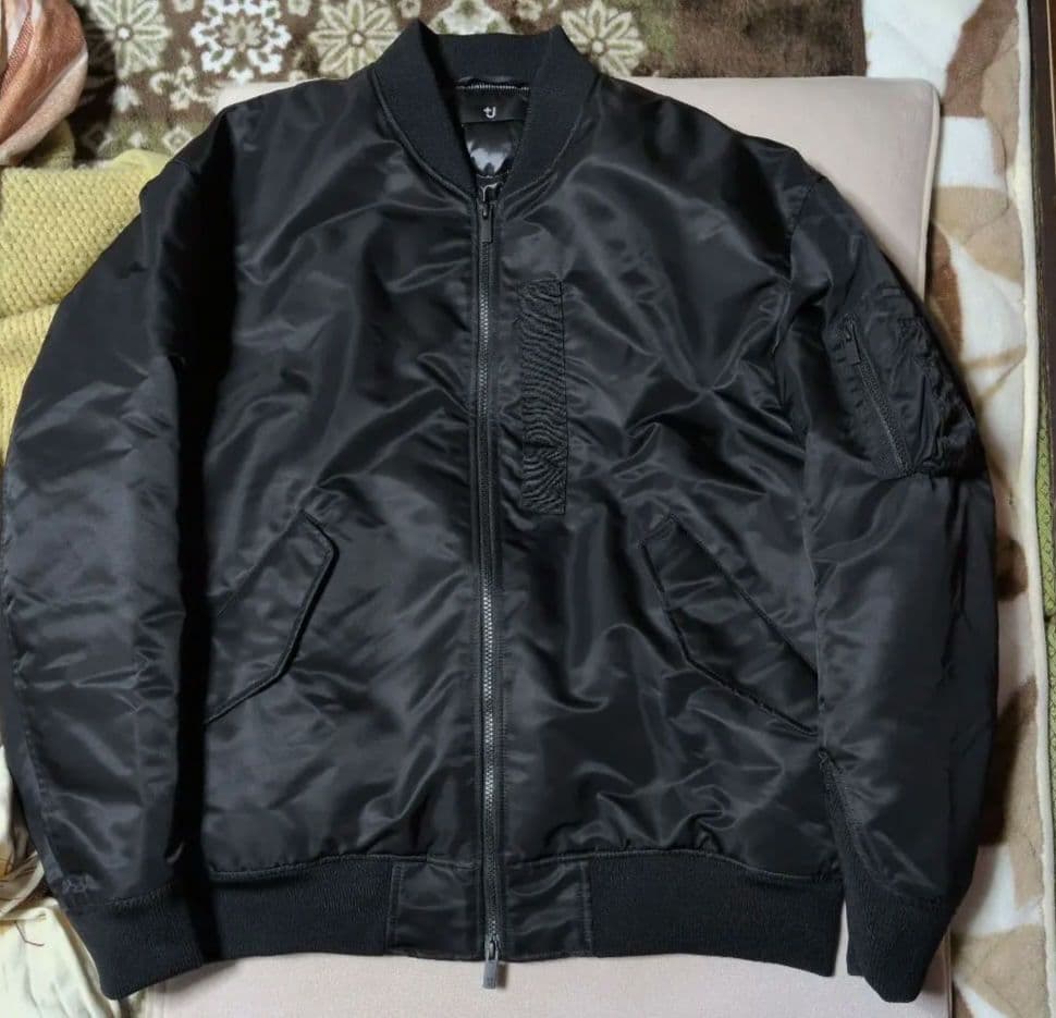 週末値下げ　希少XL 美品ユニクロ＋JハイブリッドダウンオーバーサイズMA-1