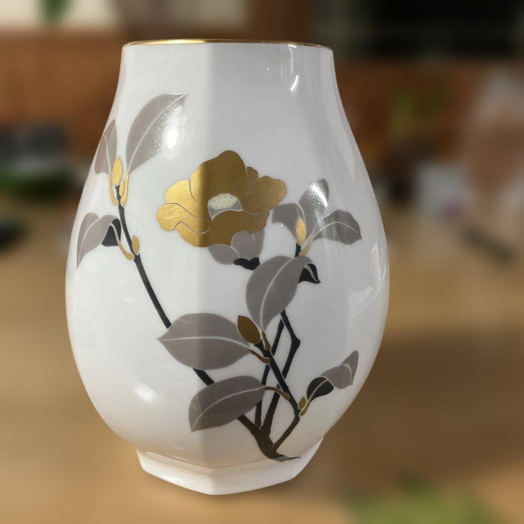 大倉陶園 椿図柄金蒔絵　八角 花瓶 花器 フラワーベース 豪華
