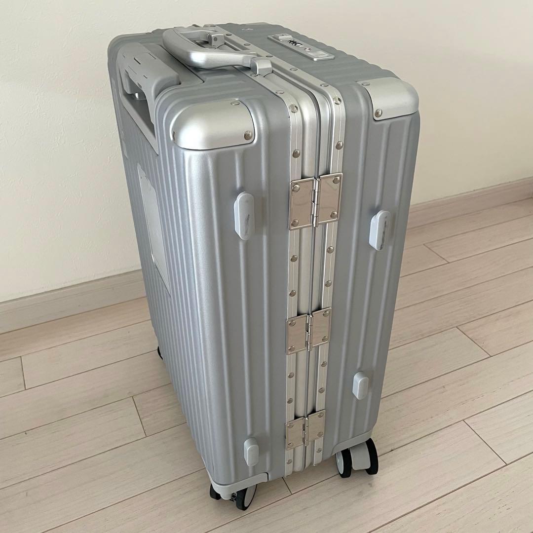 【美品】Libetee リベティ キャリーケース S マットシルバー