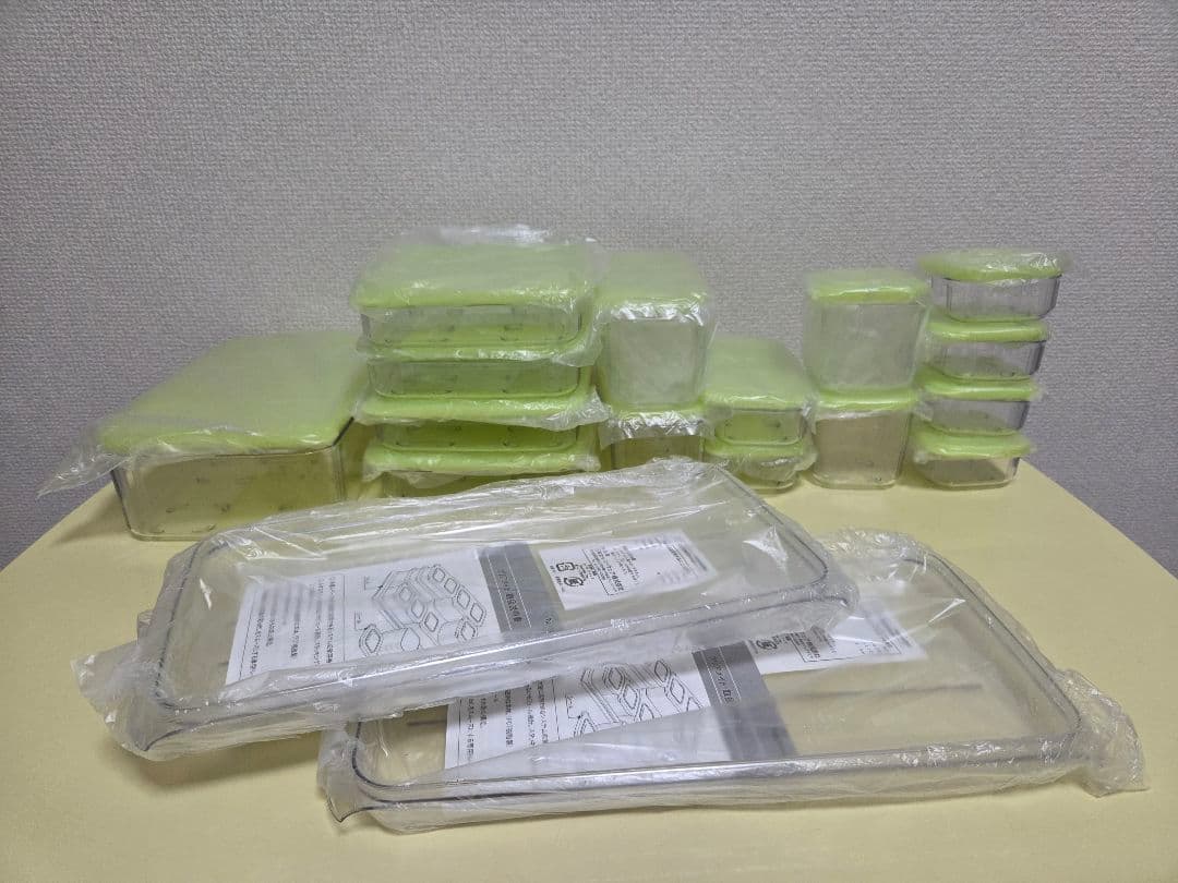 【新品・未使用】タッパーウェア クリアメイト 17点セット (トレイ付き)