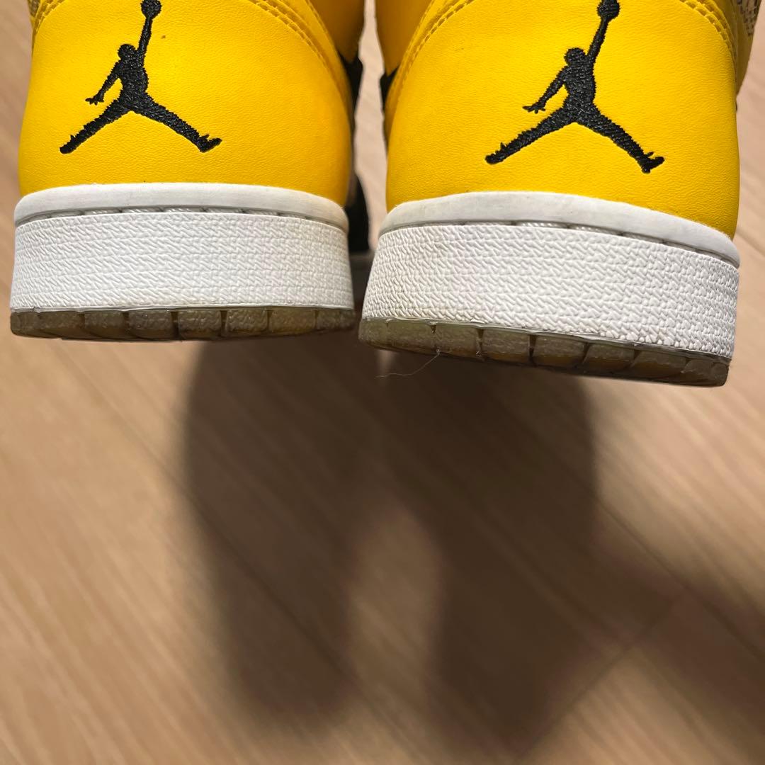 靴 Nike Air Jordan 1 Retro Mid \"New Love\"