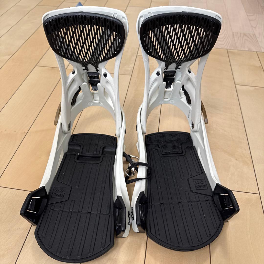 ホワイト スノーボード ビンディング