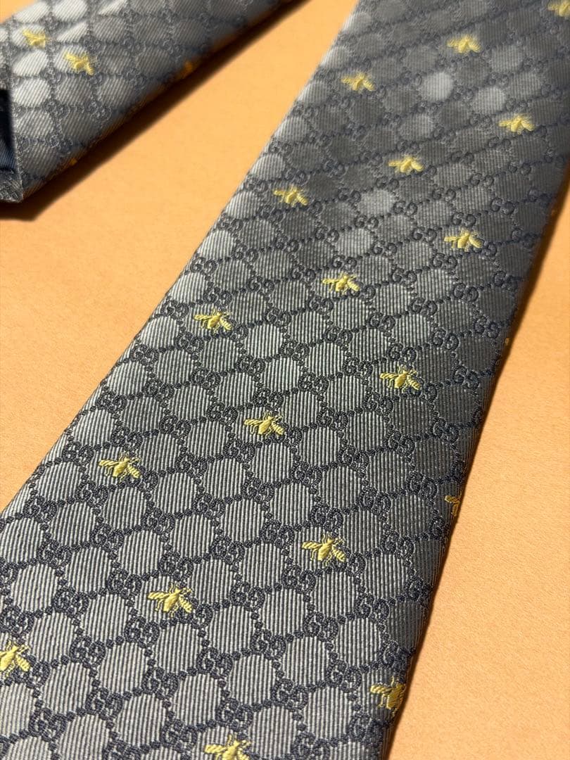 た*い様 GUCCI 蜂モチーフ ネクタイ 148 x 7 cm
