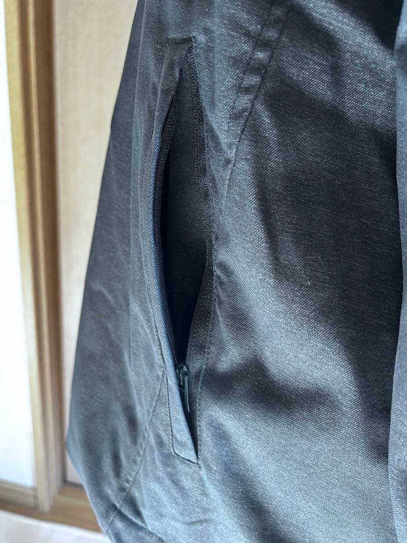 アディダスadidas WIND ROY フード付きジャケット