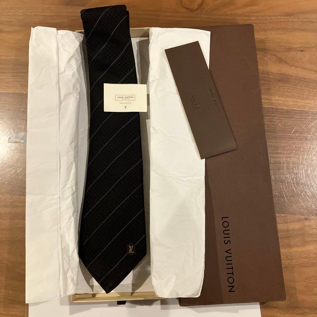 LOUIS VUITTON ブラック ストライプ ネクタイ