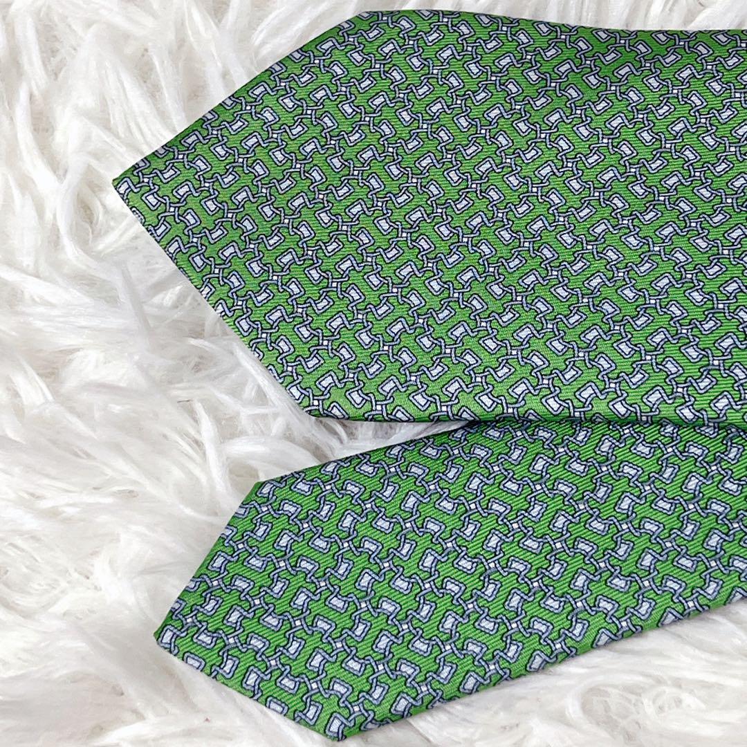 ✨未使用級✨　HERMES シルク100% ネクタイ グリーン フランス製　総柄