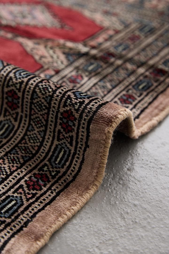 ヴィンテージラグ　トライバルラグ　ラホール産（102×62cm）赤　グレー　黒