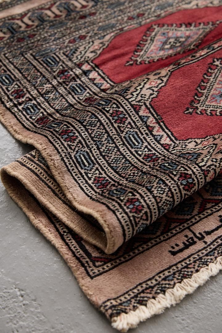ヴィンテージラグ　トライバルラグ　ラホール産（102×62cm）赤　グレー　黒