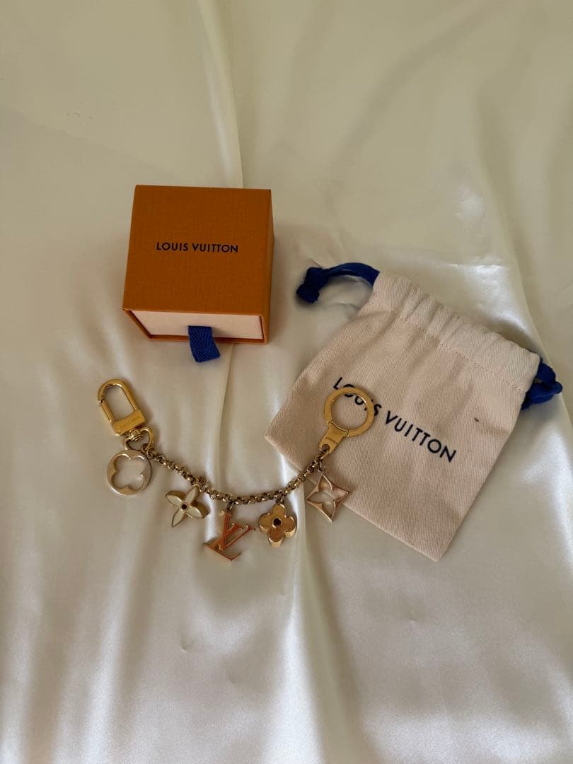 LOUIS VUITTON ゴールド キーホルダー　キーチャーム