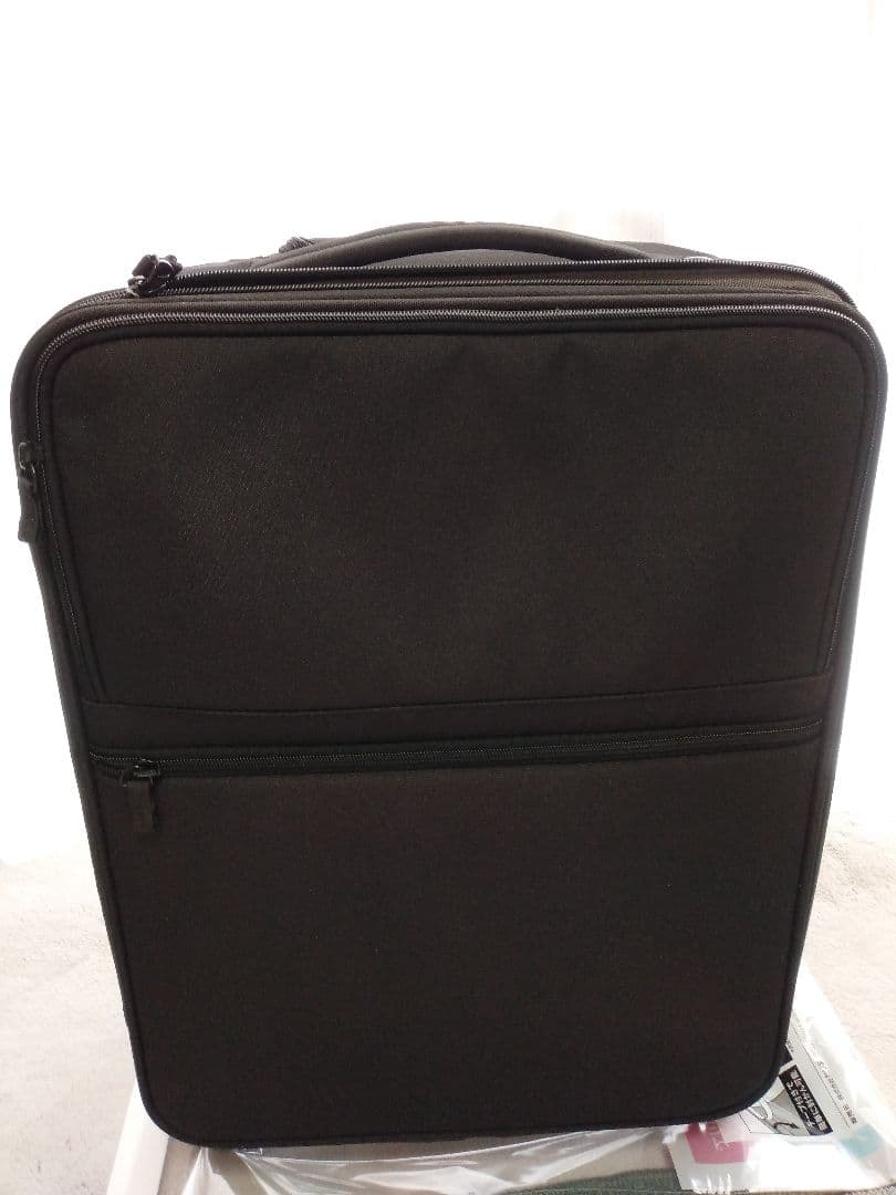 【廃盤品】無印良品　半分の厚みで収納できるソフトキャリーケース　S