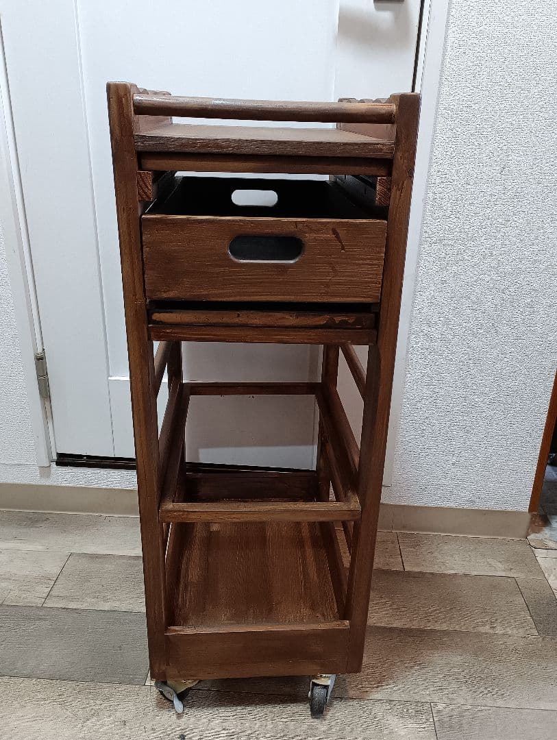 美容室　木製ワゴン