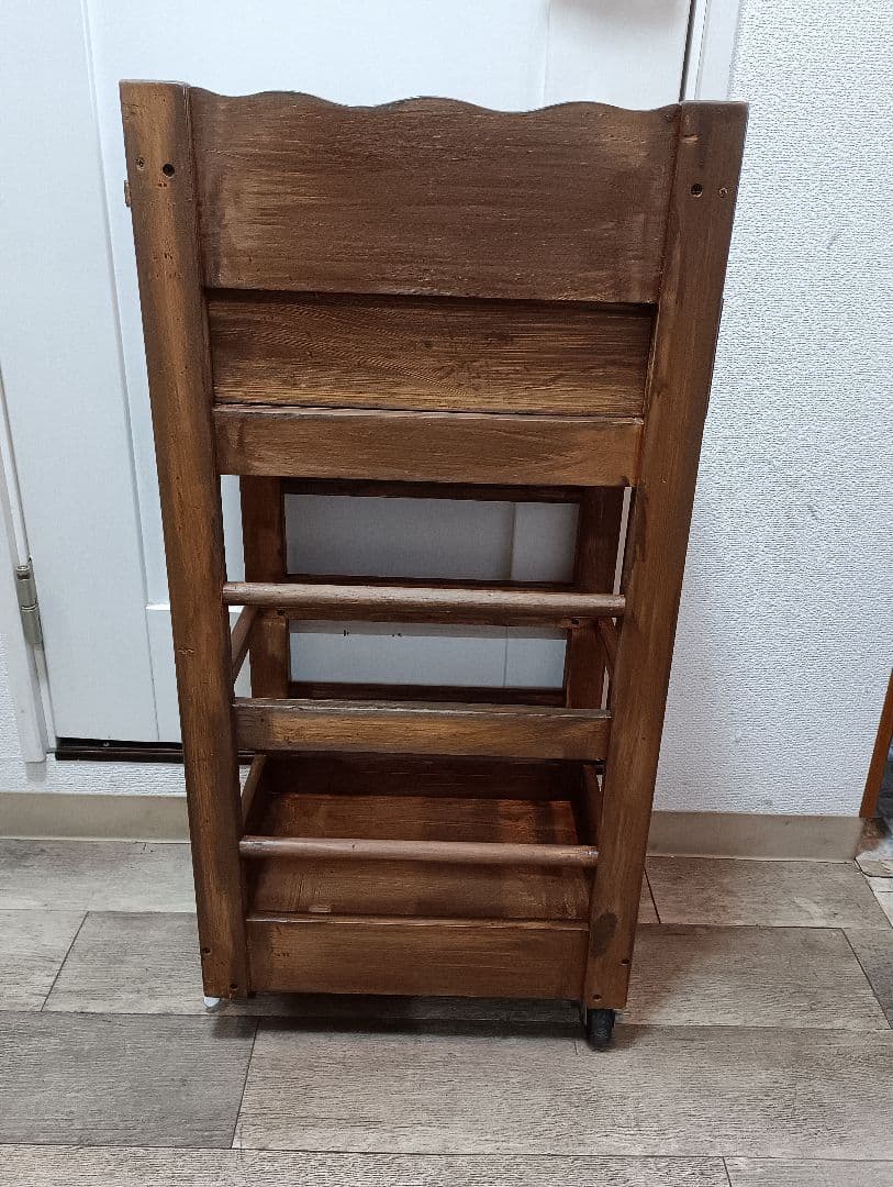 美容室　木製ワゴン