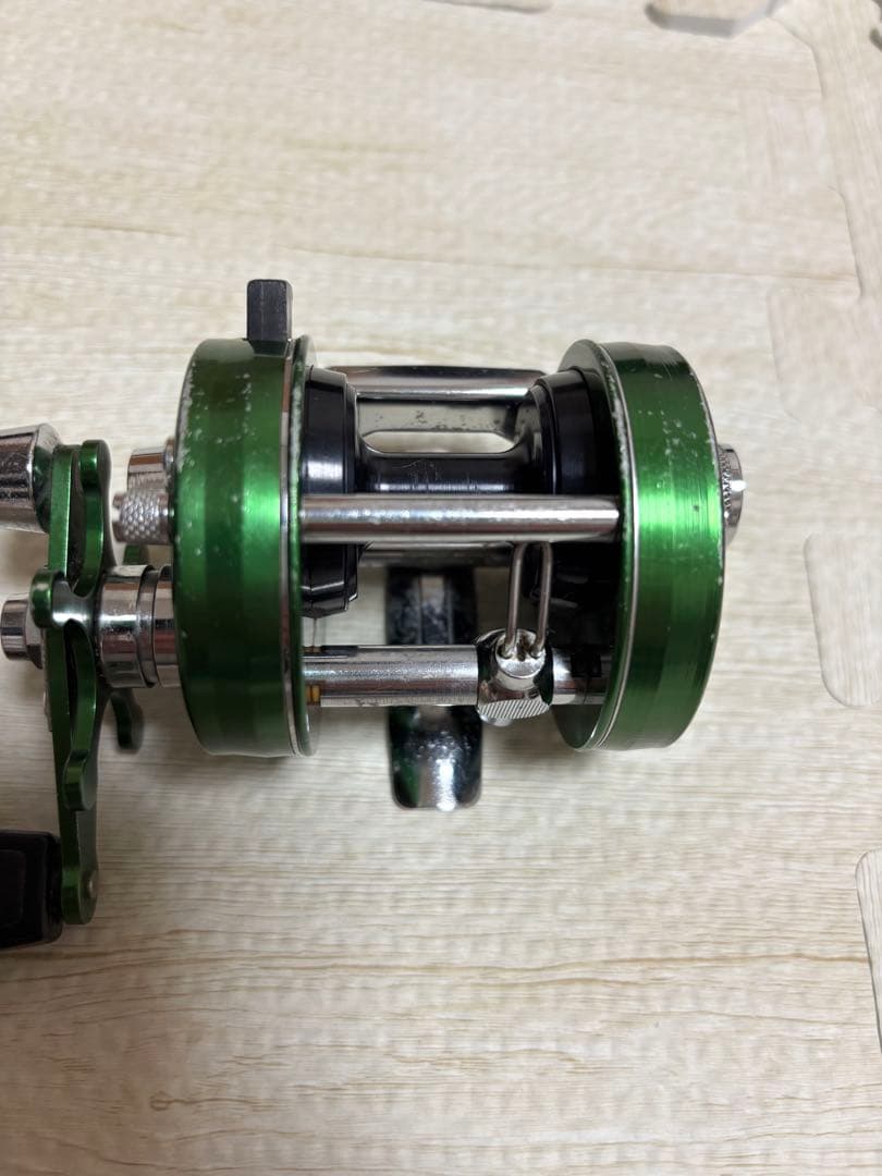 アブ アンバサダー2500C ノスタルジアグリーン