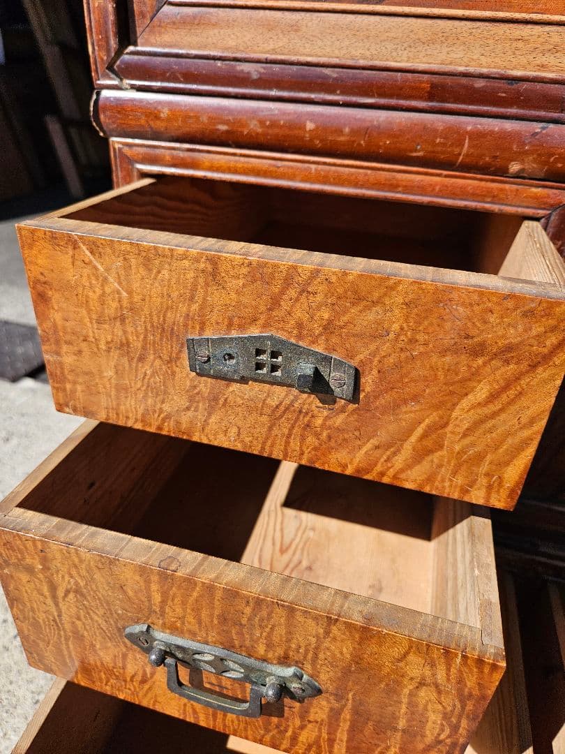 日本のアンティーク 美しい杢目の茶箪笥 無垢材 欅 茶棚 和家具 木製 古民家