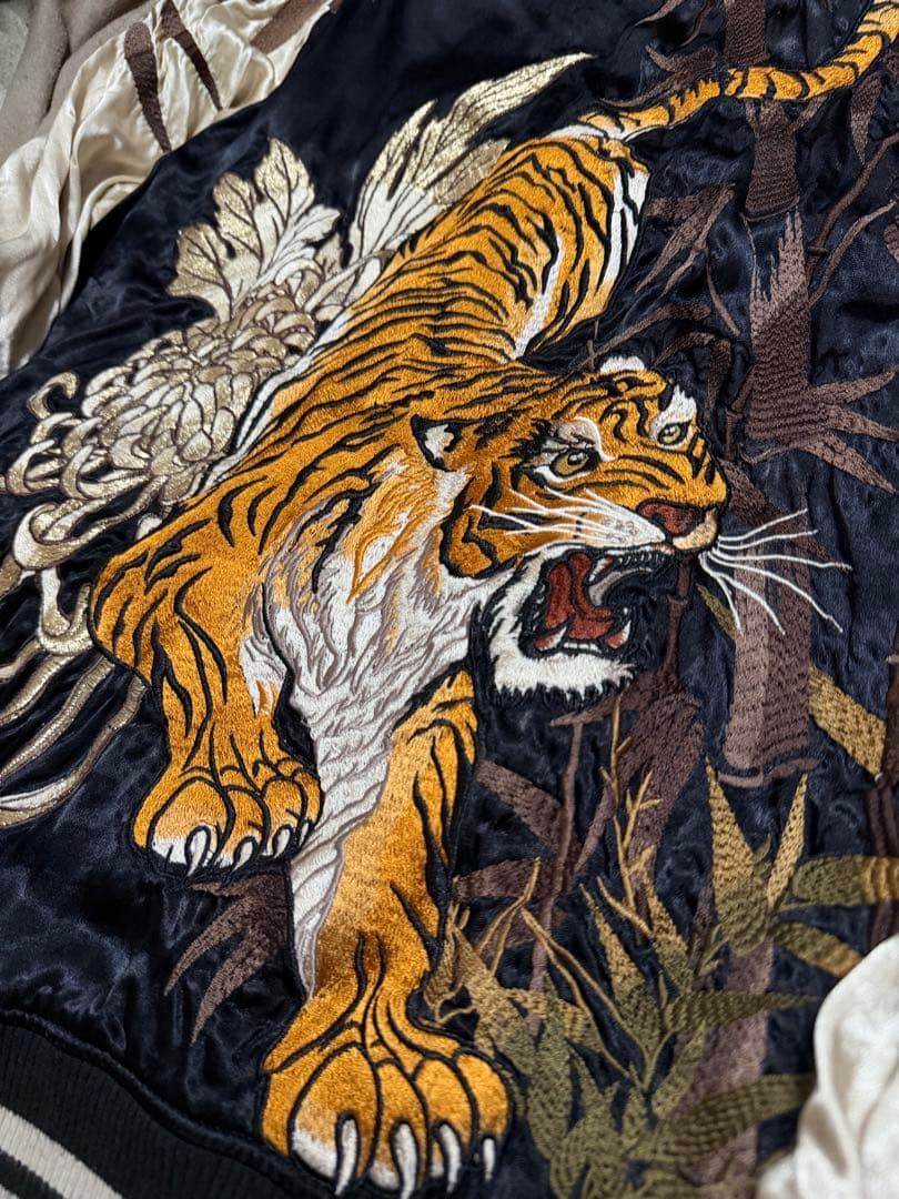 ２面用 絡繰魂 虎 花 日本限定 スカジャン vintage レーヨン