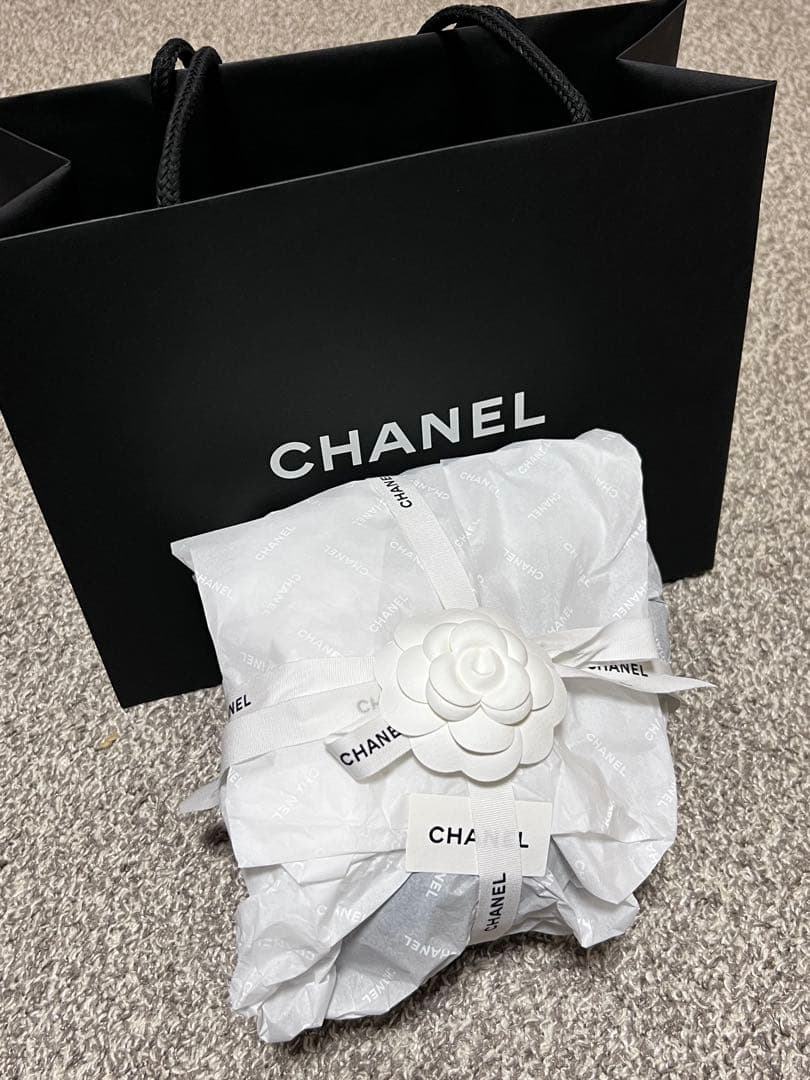入手困難 ★ CHANEL イヤーマフ ロゴ入りモコモコ 耳あて