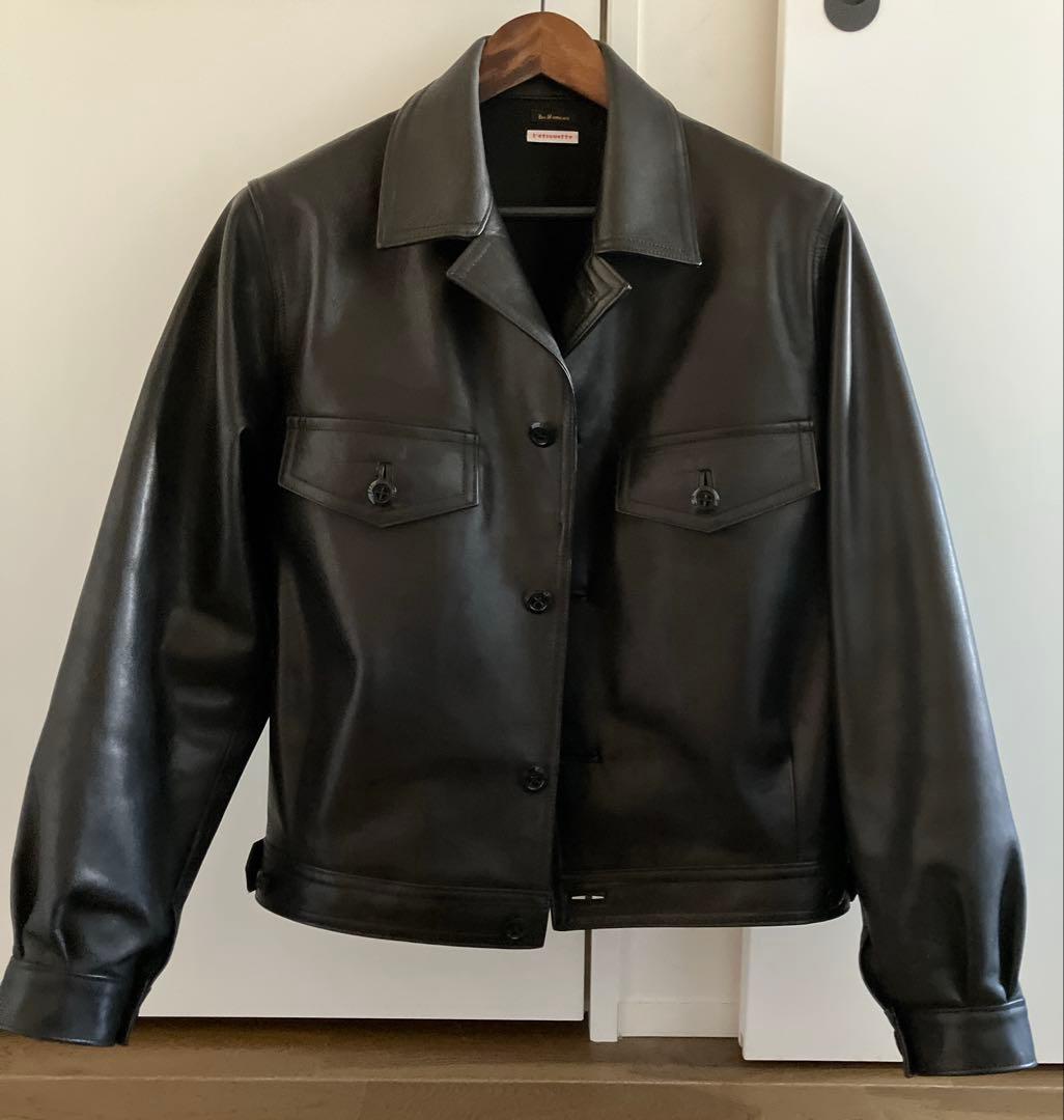 L’etiquette LEATHER CYCLIST JACKET