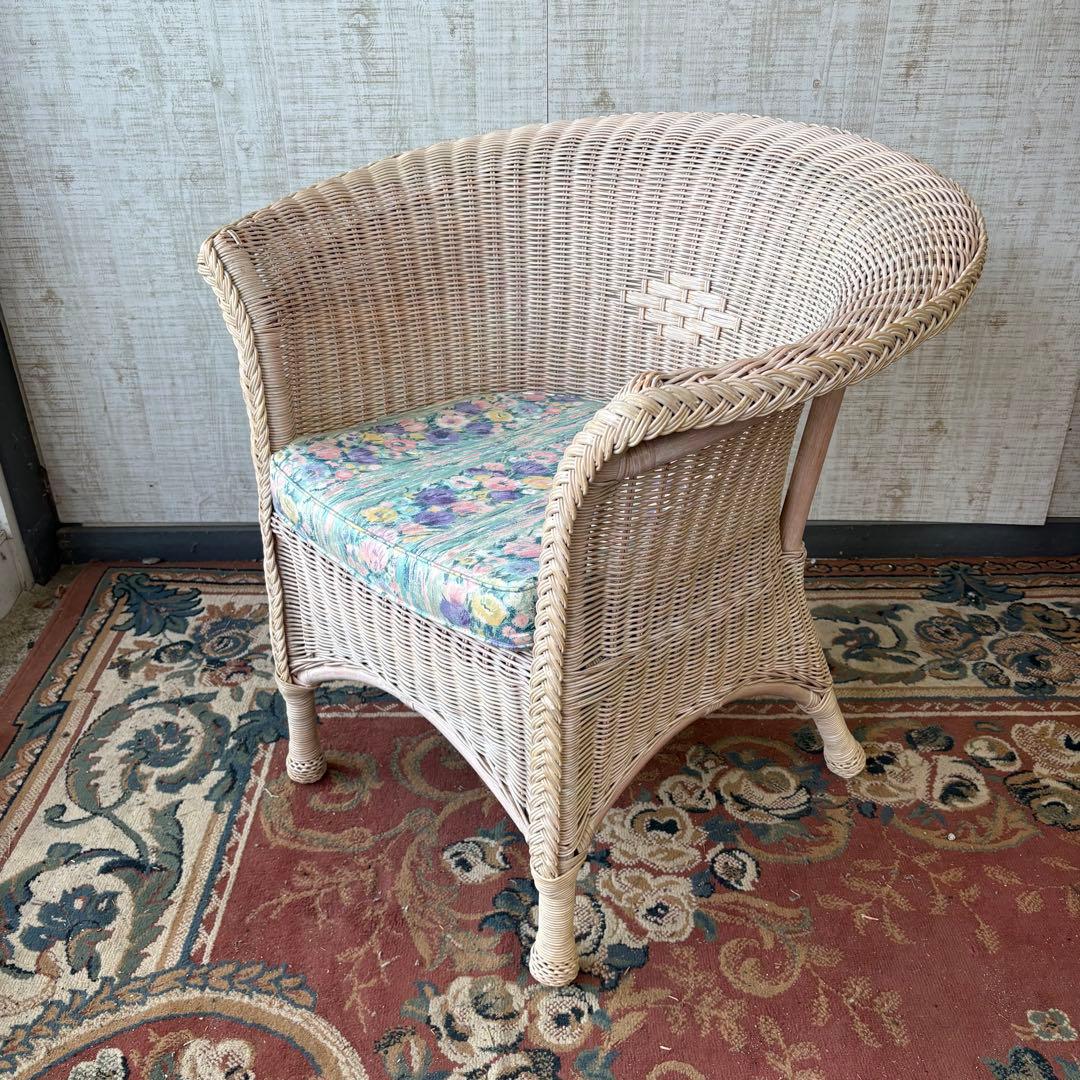 ④昭和レトロ ヴィンテージ ラタンダイニングチェア 花柄クッション アームチェア
