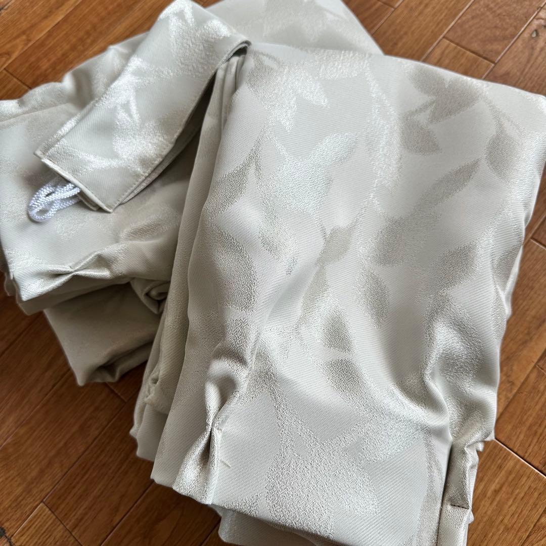 遮光カーテン 幅150cm×丈200cm2枚　リーフアイボリー