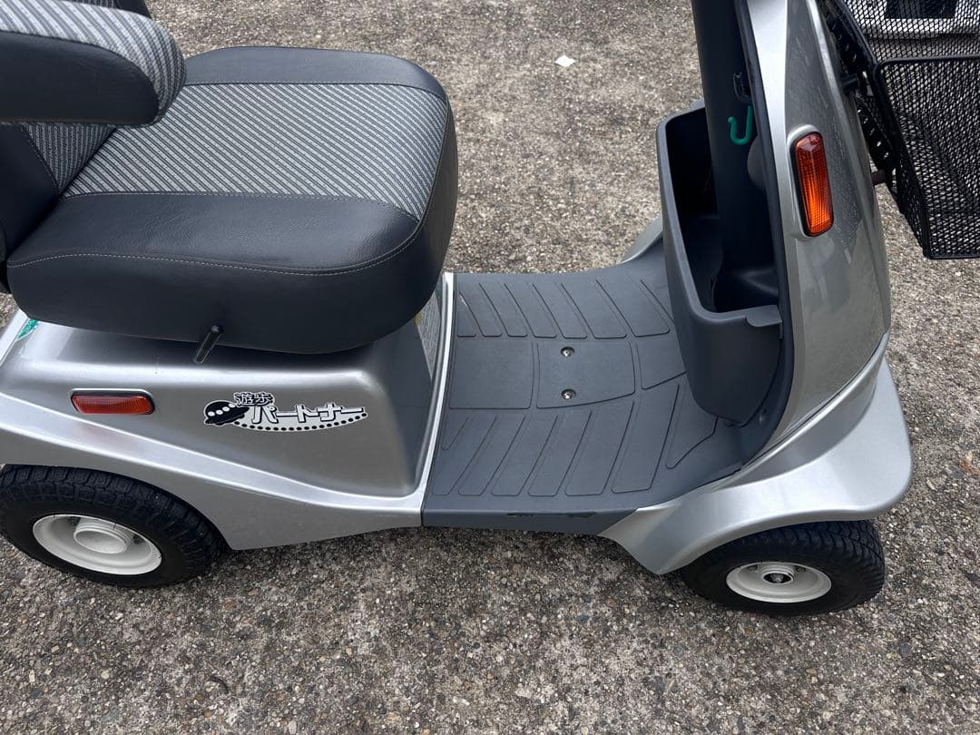 美品！電動車椅子 シニアカー SERIO セリオ SBT40