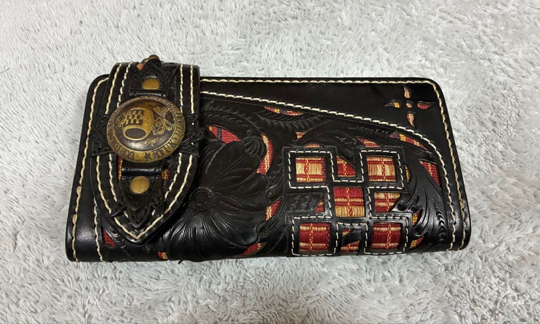 琉球レザー 長財布／未使用・自宅保管品／彫刻デザイン