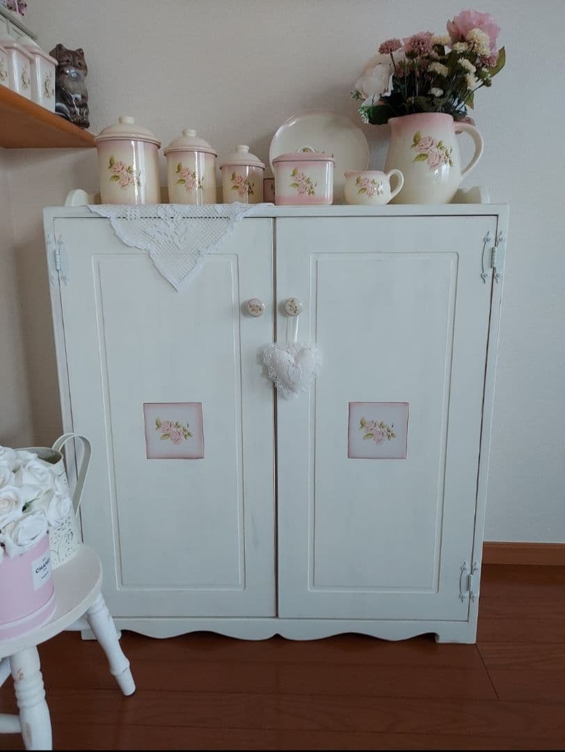 イマン、ダイアナローズ、白家具、カントリー家具フレンチカントリー家具キャビネット