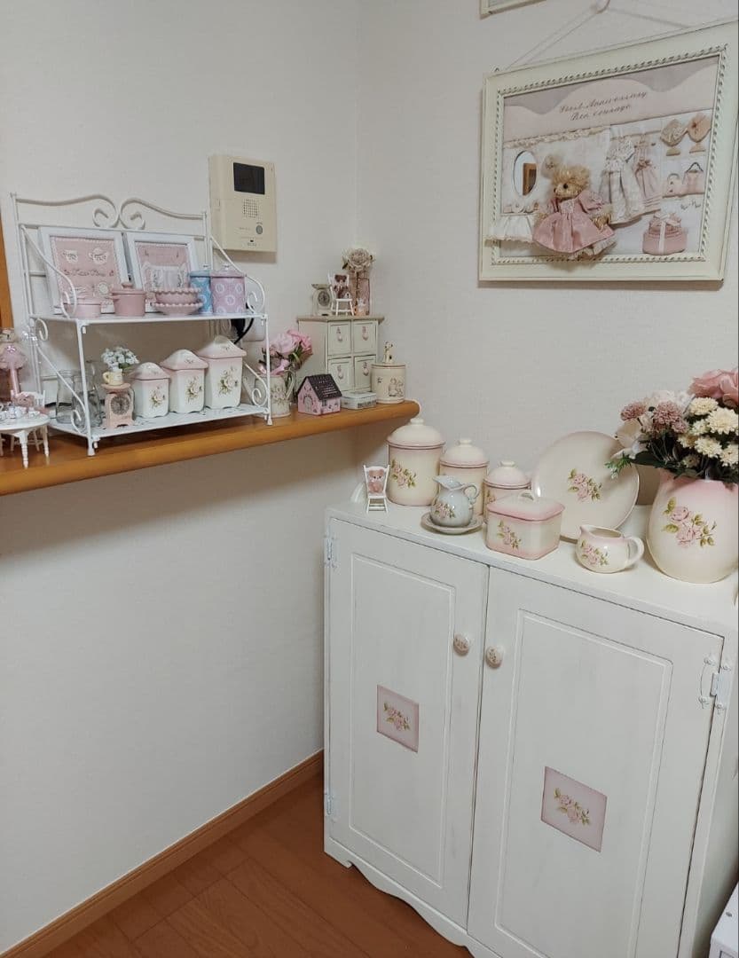 イマン、ダイアナローズ、白家具、カントリー家具フレンチカントリー家具キャビネット