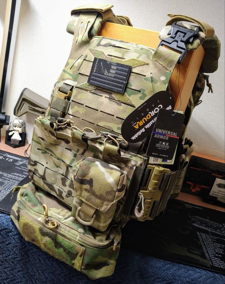【UNIVERSAL ARMOR】未使用品プレートキャリア＋カスタム