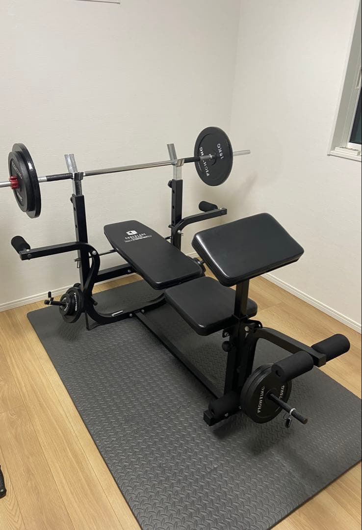 ベンチプレス　筋トレ　ベンチ　ダンベル