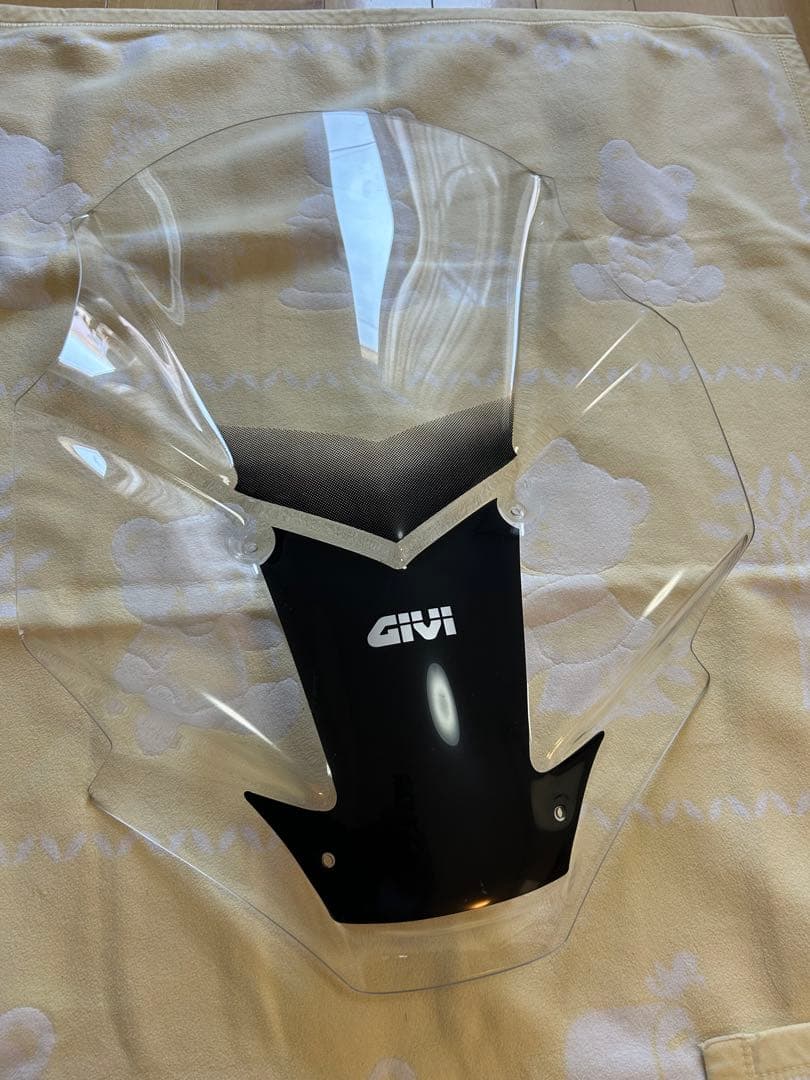 GIVI ウィンドシールド アクリル　x-adv