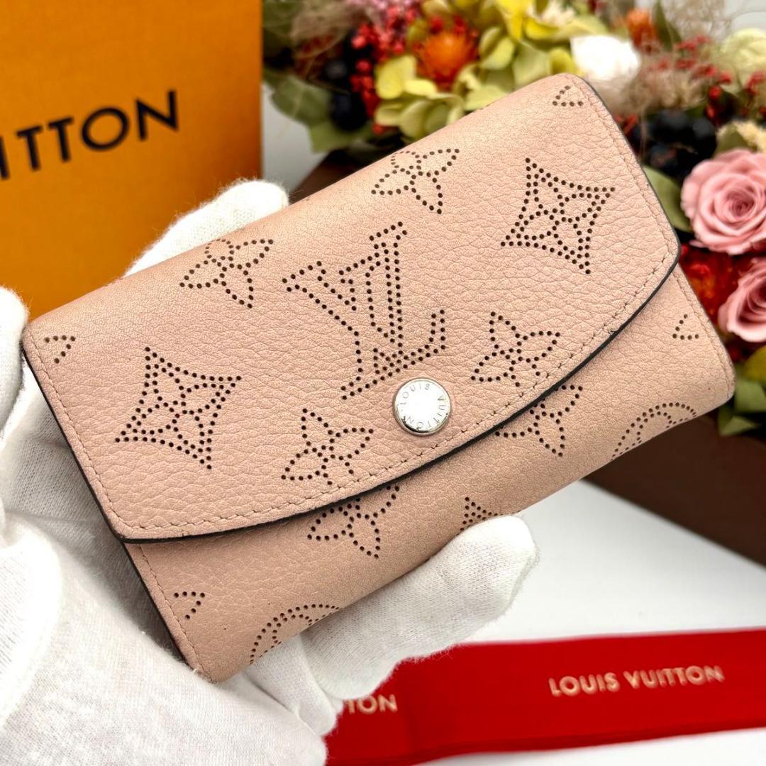 ルイヴィトン モノグラム マヒナ ポルトモネ アナエ 薄ピンク 折り財布